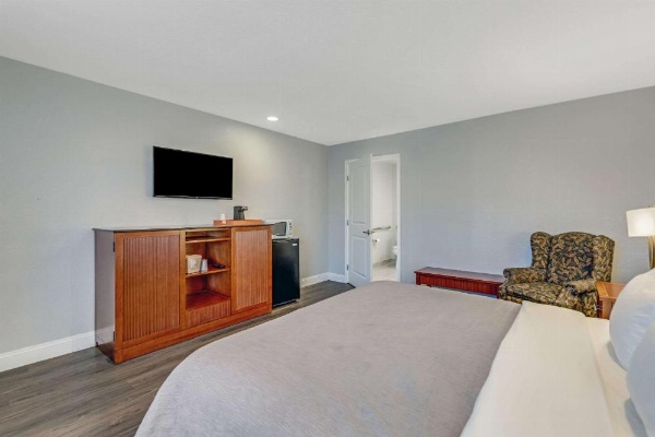 Quality Inn Santa Cruz image 11